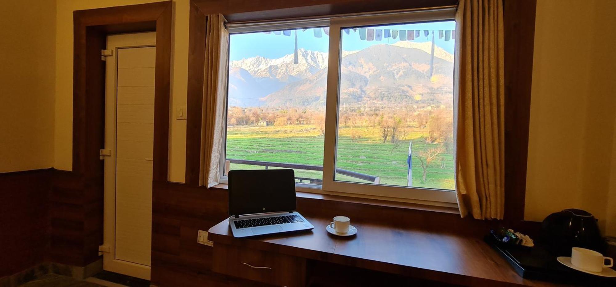 Hotel Samdupling Himalayan Brothers Дармсала Номер фото